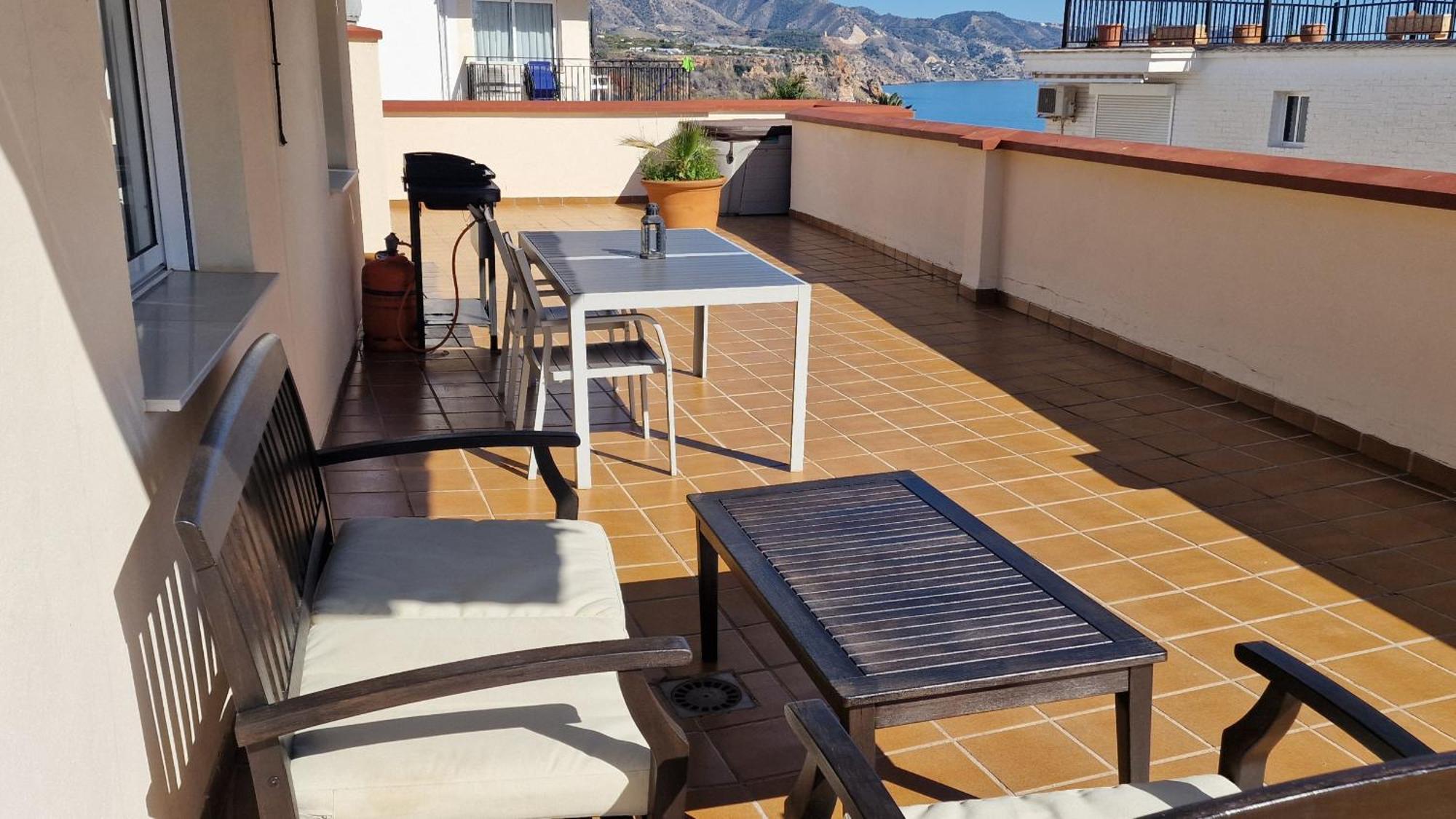 Apartamentos Latin เนร์คา ภายนอก รูปภาพ