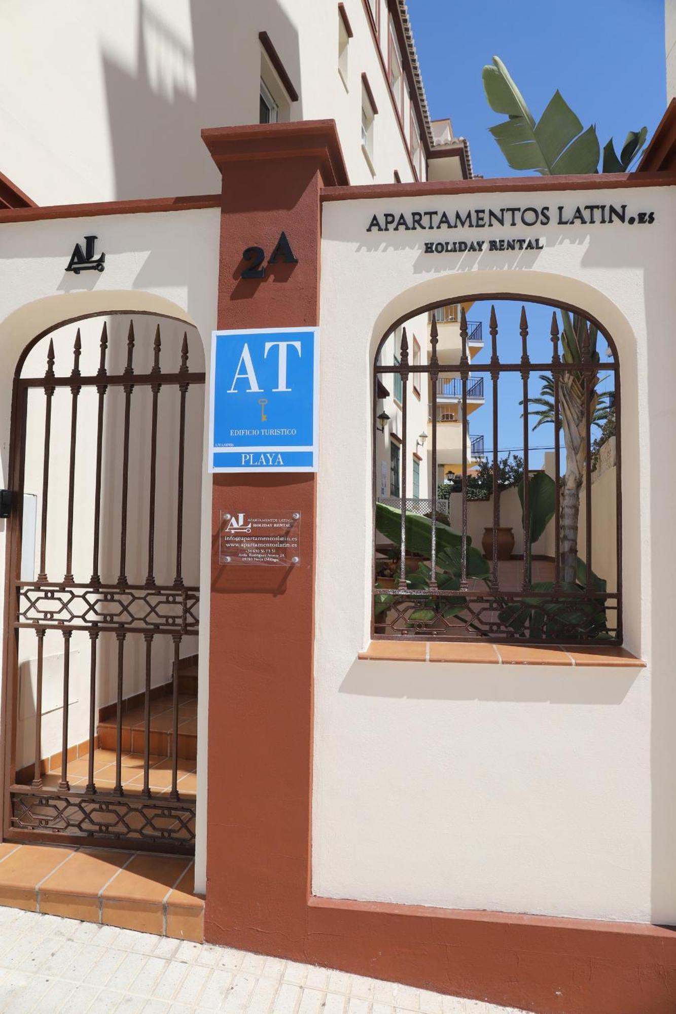 Apartamentos Latin เนร์คา ภายนอก รูปภาพ