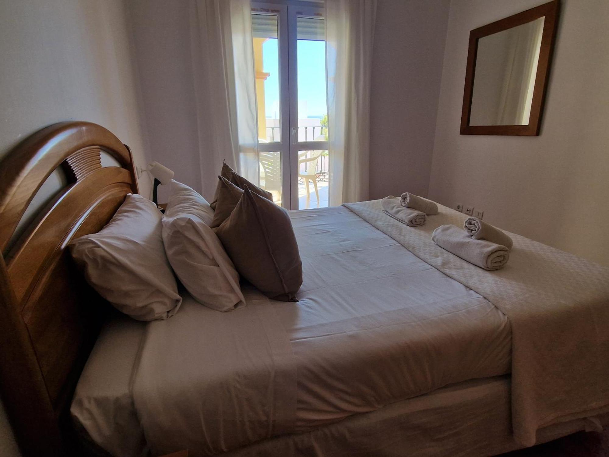 Apartamentos Latin เนร์คา ภายนอก รูปภาพ