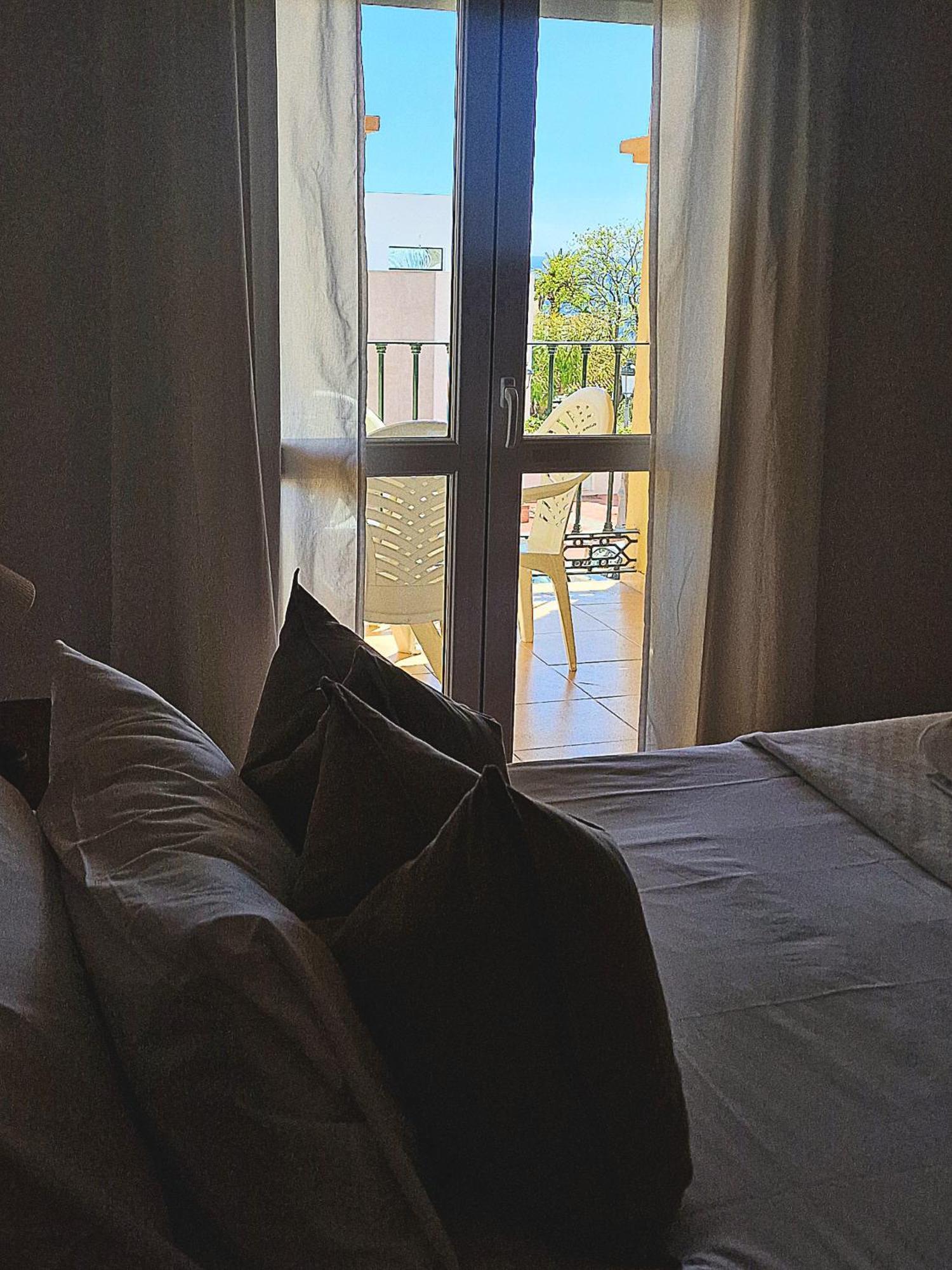 Apartamentos Latin เนร์คา ภายนอก รูปภาพ