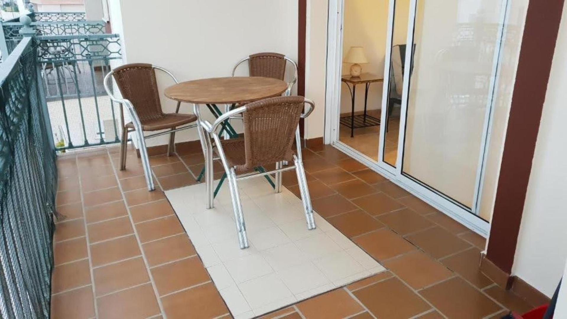 Apartamentos Latin เนร์คา ภายนอก รูปภาพ