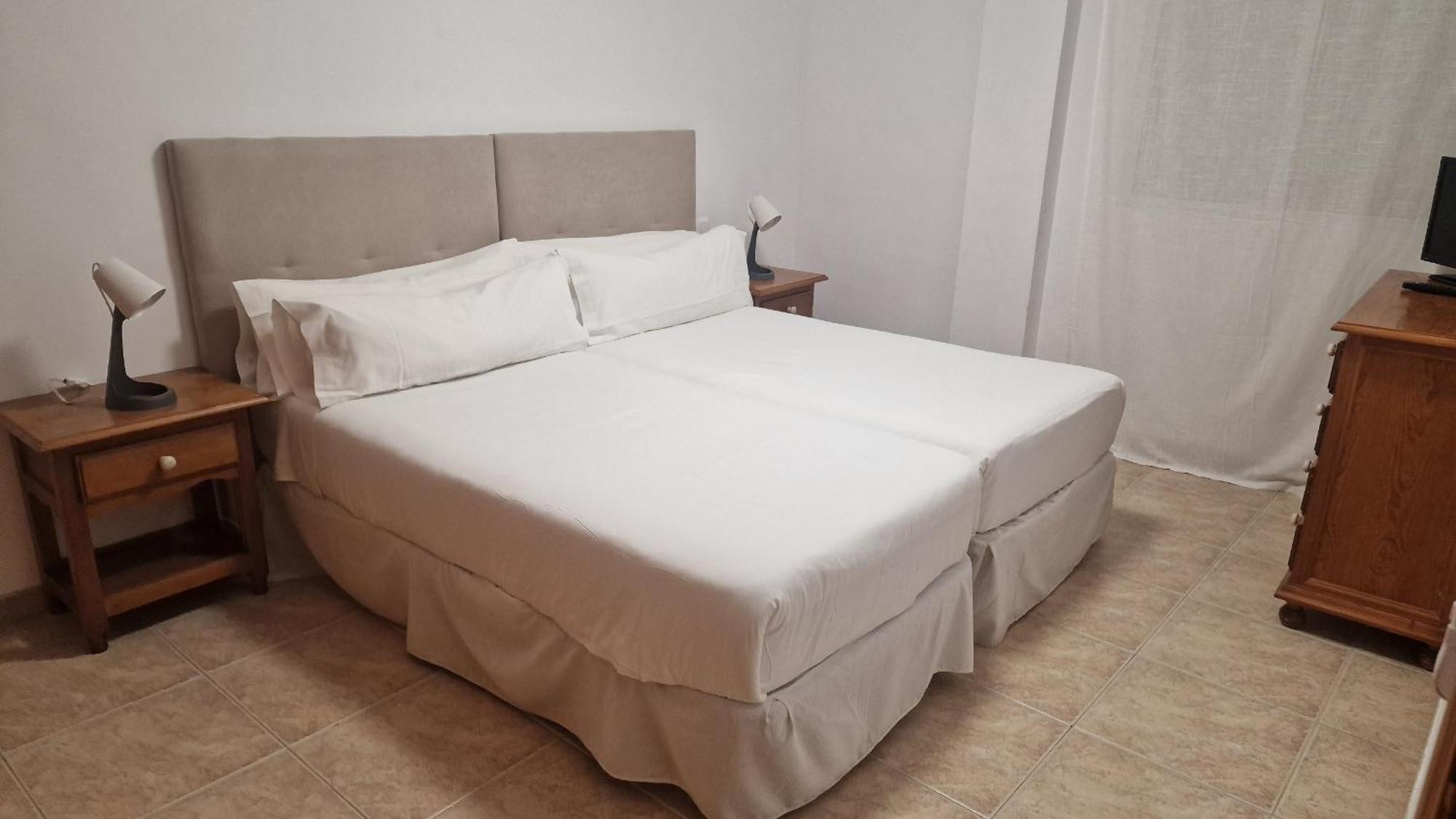 Apartamentos Latin เนร์คา ภายนอก รูปภาพ