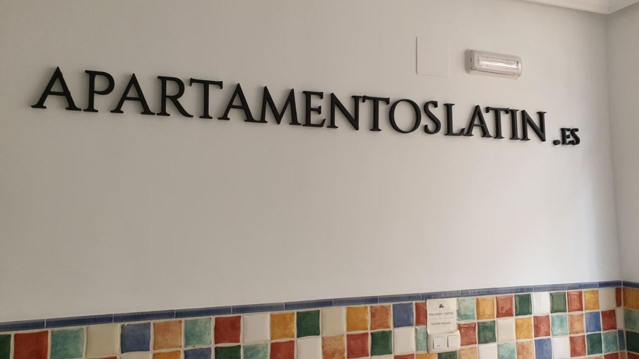 Apartamentos Latin เนร์คา ภายนอก รูปภาพ